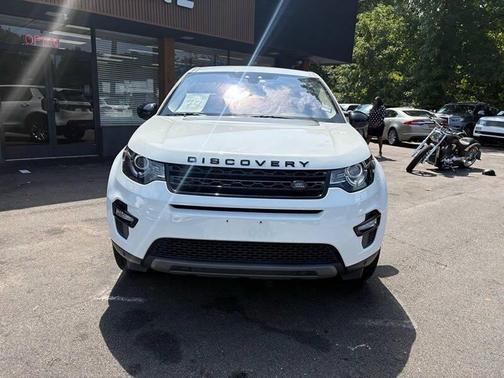 Yulong White Metallic 2018 Land Rover Discovery Sport HSE