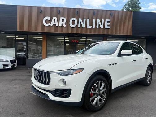 Bianco 2017 Maserati Levante S