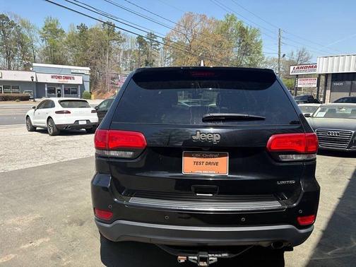 Diamond Black Crystal Pearlcoat 2017 Jeep Grand Cherokee Limited