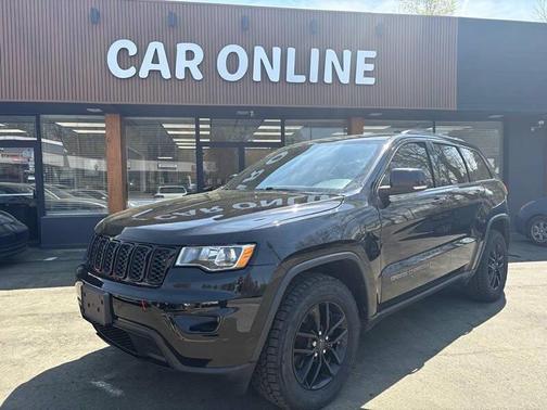 Diamond Black Crystal Pearlcoat 2017 Jeep Grand Cherokee Limited