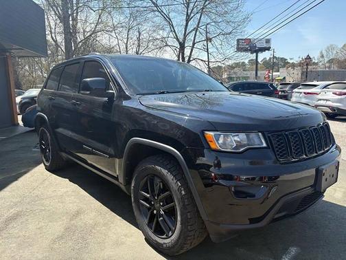 Diamond Black Crystal Pearlcoat 2017 Jeep Grand Cherokee Limited