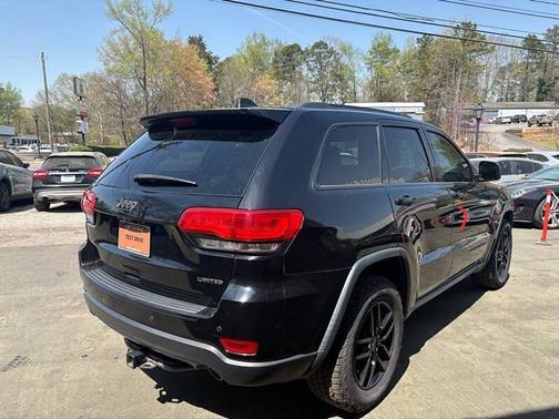 Diamond Black Crystal Pearlcoat 2017 Jeep Grand Cherokee Limited