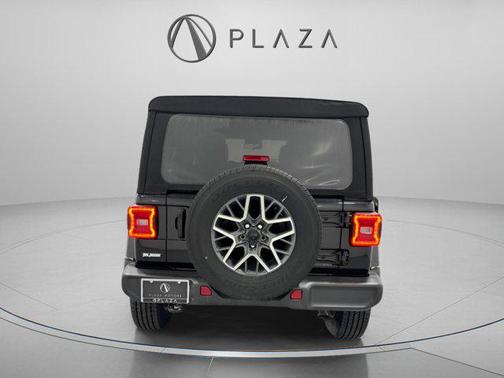 2024 Jeep Wrangler 4-Door Sahara 4x4