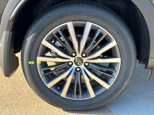 2025 INFINITI QX60 SENSORY