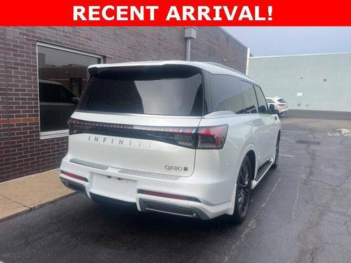 2025 INFINITI QX80 SENSORY AWD
