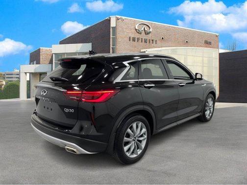 2022 INFINITI QX50 LUXE AWD
