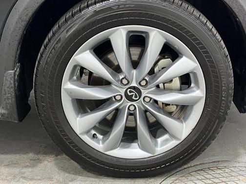 2022 INFINITI QX50 LUXE AWD