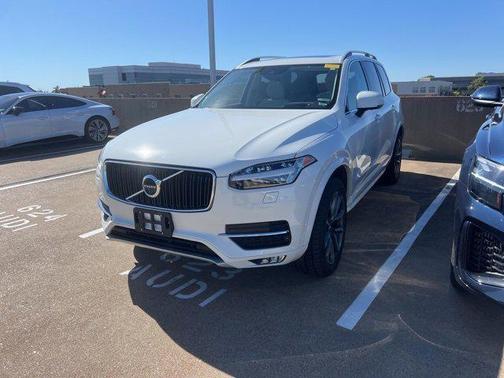 2019 Volvo XC90 T5 Momentum