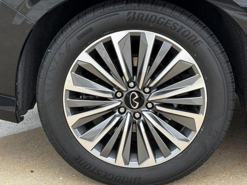 2025 INFINITI QX80 SENSORY AWD