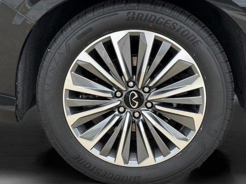 2025 INFINITI QX80 SENSORY AWD