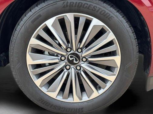 2025 INFINITI QX80 SENSORY AWD