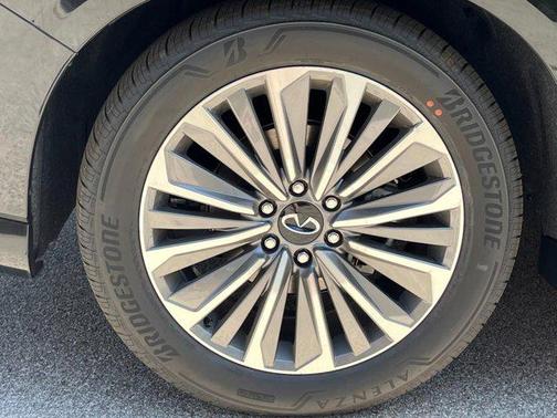 2025 INFINITI QX80 SENSORY AWD