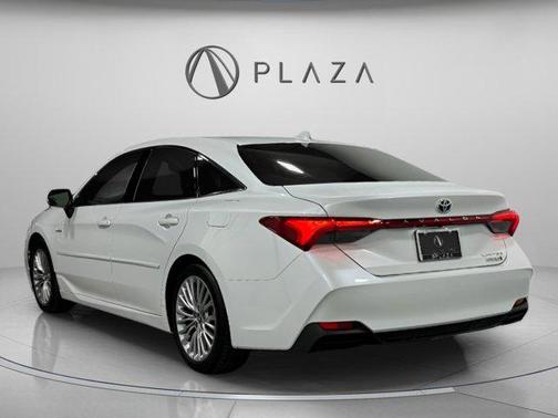 2019 Toyota Avalon Hybrid Limited