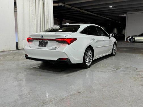 2019 Toyota Avalon Hybrid Limited