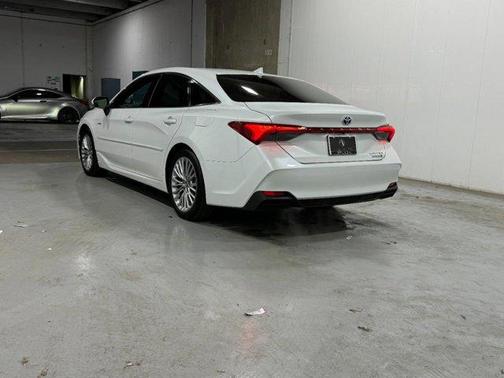 2019 Toyota Avalon Hybrid Limited