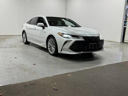 2019 Toyota Avalon Hybrid Limited