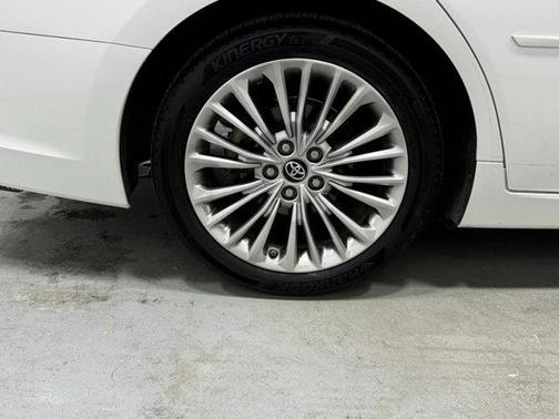 2019 Toyota Avalon Hybrid Limited