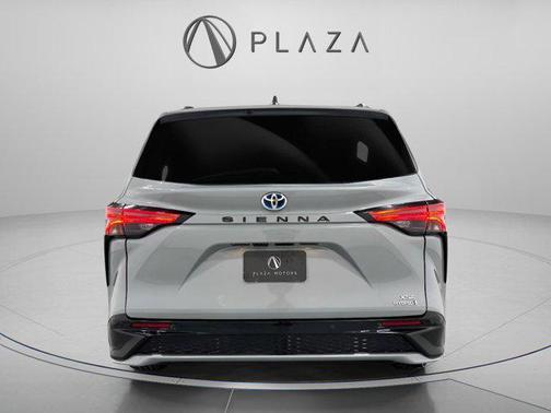 2023 Toyota Sienna XSE 7 Passenger