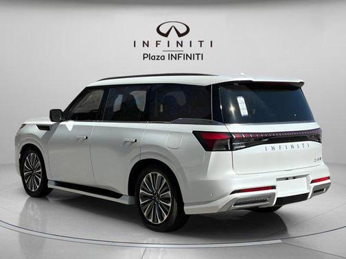 2025 INFINITI QX80 Luxe