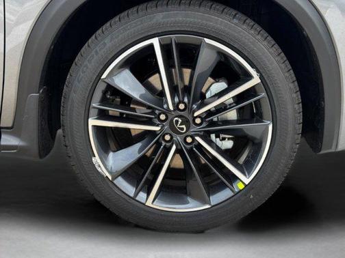 2025 INFINITI QX55 ESSENTIAL