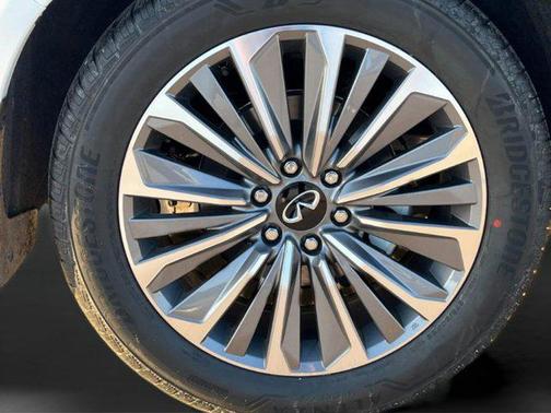 2025 INFINITI QX80 SENSORY AWD