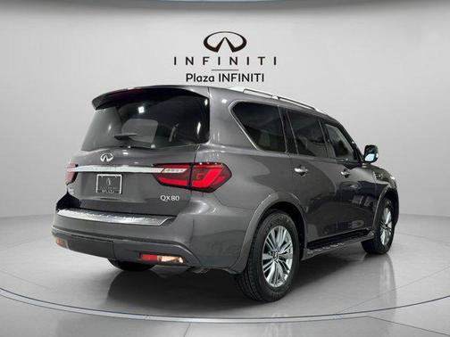 2022 INFINITI QX80 Luxe