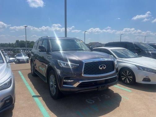 2022 INFINITI QX80 Luxe