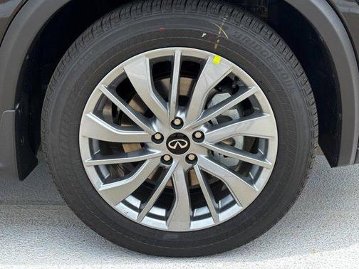 2025 INFINITI QX50 Luxe AWD