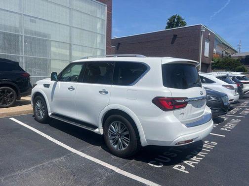 2024 INFINITI QX80 Luxe