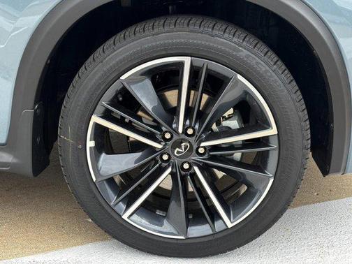 2025 INFINITI QX55 ESSENTIAL
