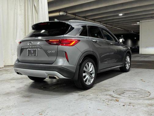 2022 INFINITI QX50 LUXE AWD