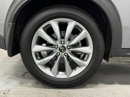 2022 INFINITI QX50 LUXE AWD