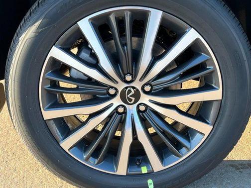 2025 INFINITI QX60 SENSORY