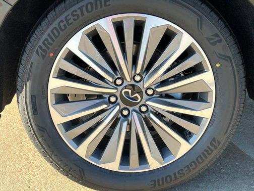 2025 INFINITI QX80 SENSORY AWD