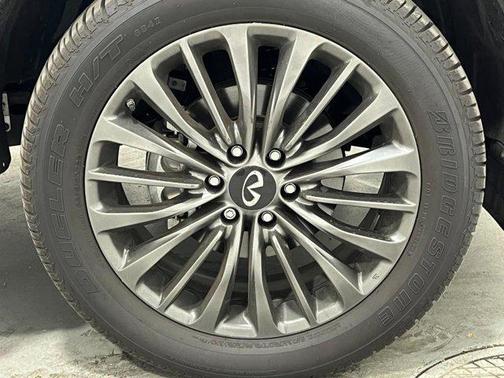 2024 INFINITI QX80 SENSORY AWD