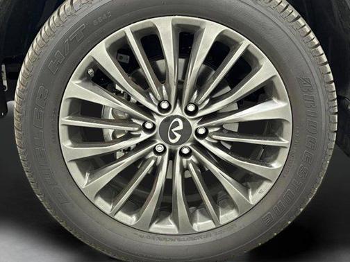 2024 INFINITI QX80 SENSORY AWD