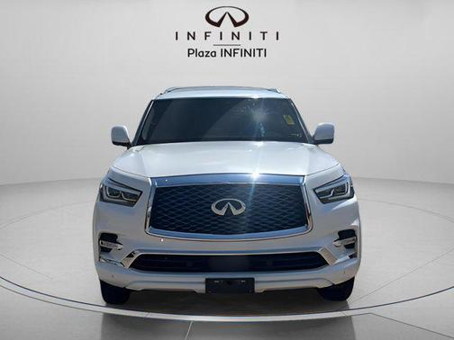 2022 INFINITI QX80 Luxe