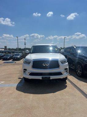 2022 INFINITI QX80 Luxe