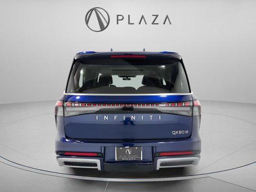 2025 INFINITI QX80 Luxe