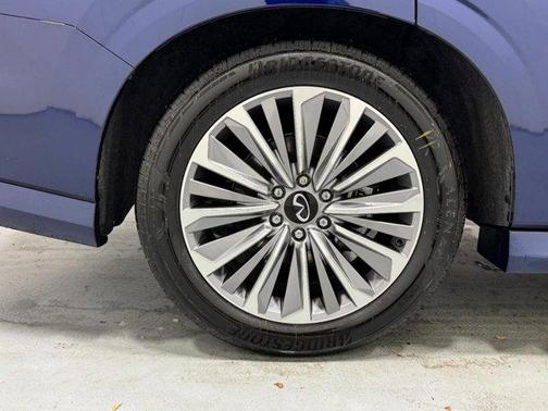 2025 INFINITI QX80 Luxe