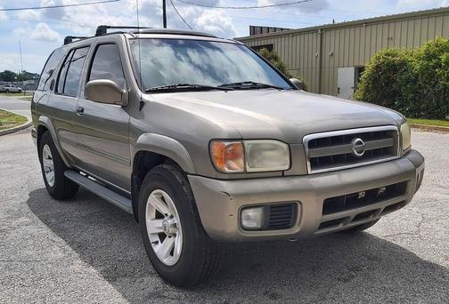 2003 Nissan Pathfinder LE