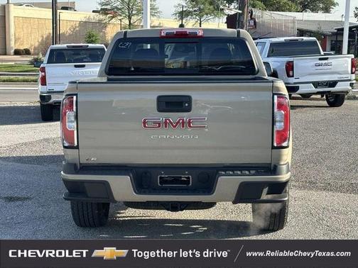 Desert Sand Metallic 2022 GMC Canyon Elevation