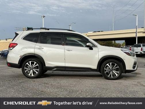 Crystal White Pearl 2019 Subaru Forester Limited