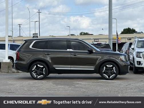 Dark Moss 2023 Kia Telluride S