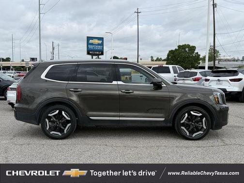 Dark Moss 2023 Kia Telluride S