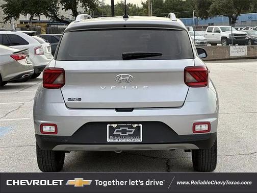 2024 Hyundai VENUE SEL