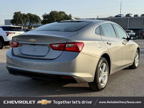 Sterling Gray Metallic 2023 Chevrolet Malibu FWD 1LT