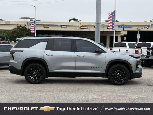 Sterling Gray Metallic 2026 Chevrolet Traverse LT