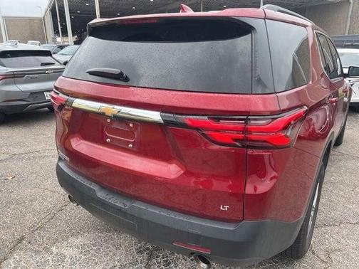 Radiant Red Tintcoat 2023 Chevrolet Traverse LT Leather
