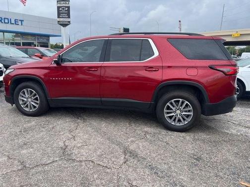 Radiant Red Tintcoat 2023 Chevrolet Traverse LT Leather